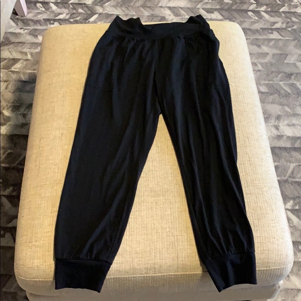 Athleta Salutation Cruise Jogger in Powervita